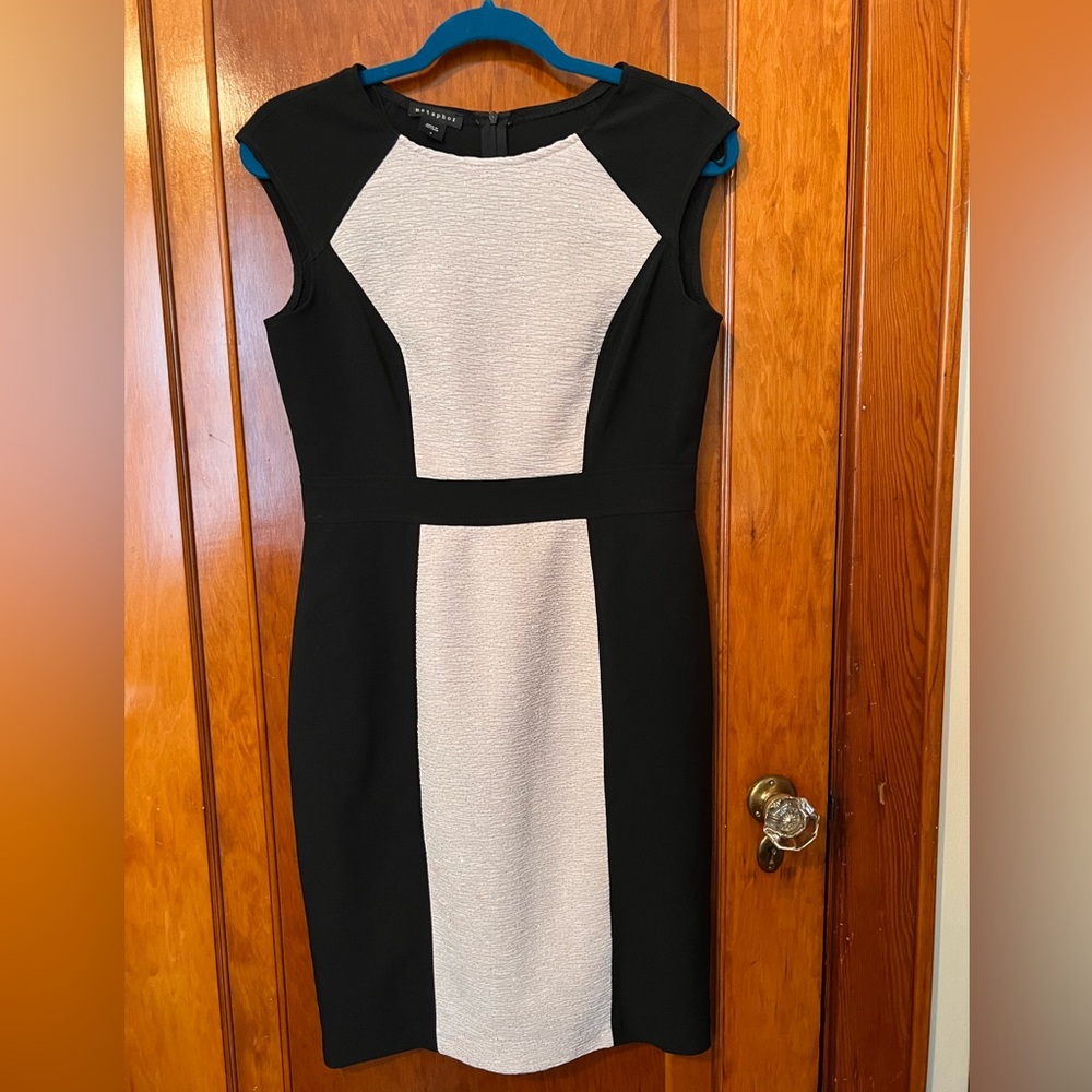 Elegant Black and Pale Pink Sleeveless Dress